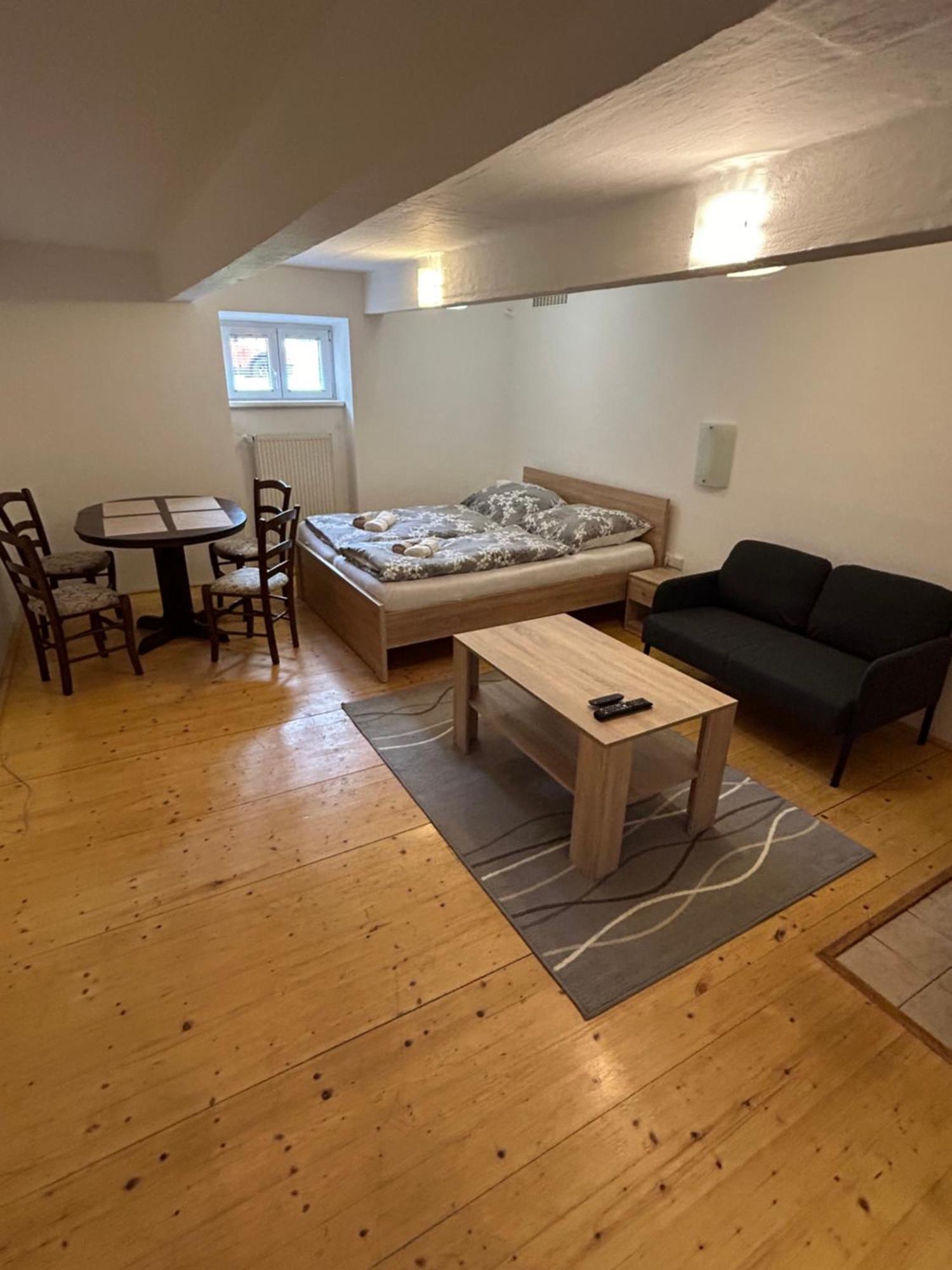 Apartmany U Kubiku Hradec Králové Szoba fotó